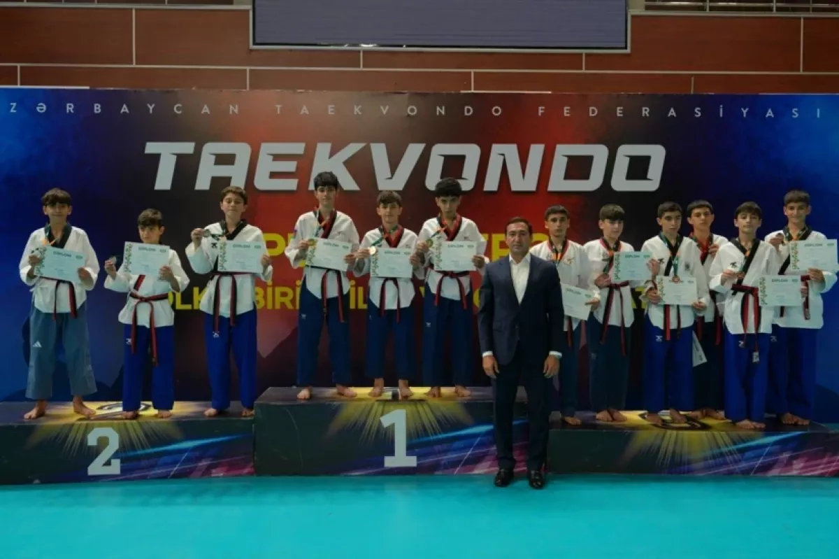 Азербайджанские тхэквондисты разыграли медали в пумсе